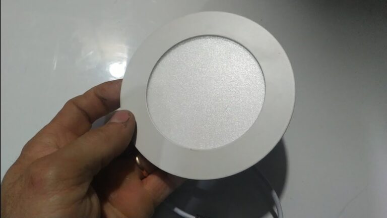 Descubre el increíble plafón LED 12V para autocaravanas: ¡iluminación perfecta!