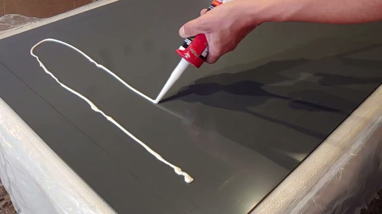 Aprende a crear un moderno espejo LED para tu ba&ntilde;o